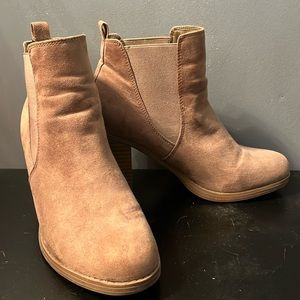 Brown suede heeled boots size 9